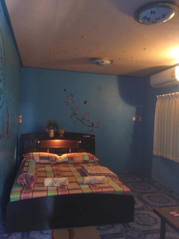 Patchaya Guesthouse 암파와 외부 사진