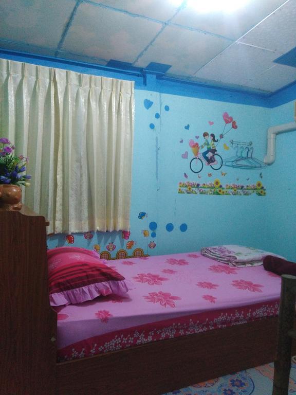 Patchaya Guesthouse 암파와 외부 사진