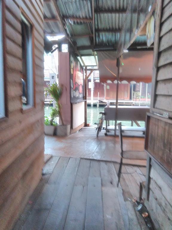 Patchaya Guesthouse 암파와 객실 사진