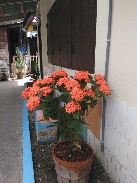 Patchaya Guesthouse 암파와 외부 사진